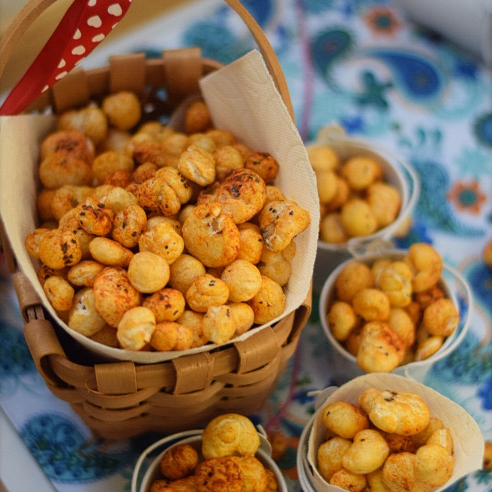 Spiced and roasted fox nuts - the healthiest tea-time snack